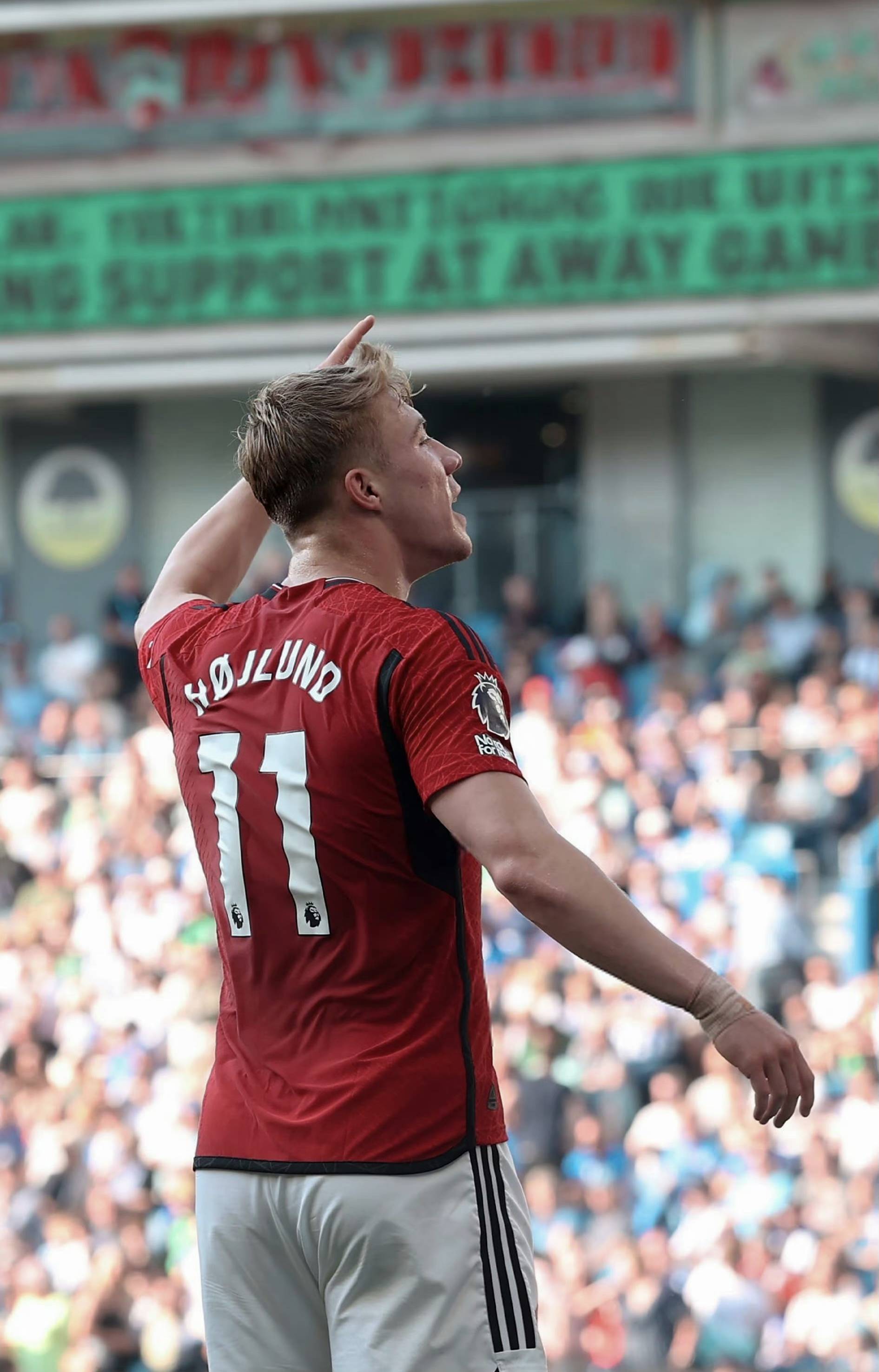 三亿体育体育电竞-战火点燃！欧洲赛事掀起热潮，球队争夺领先的简单介绍