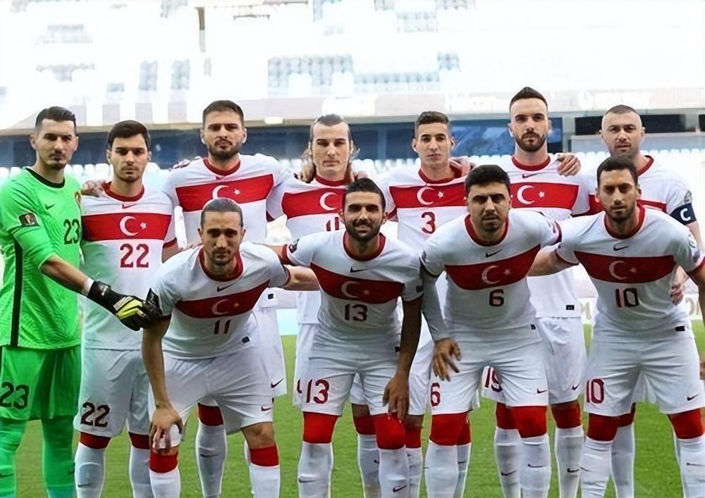 土耳其队备战冰岛强霸主之争的简单介绍 土耳其队备战冰岛强霸主之争的简单介绍