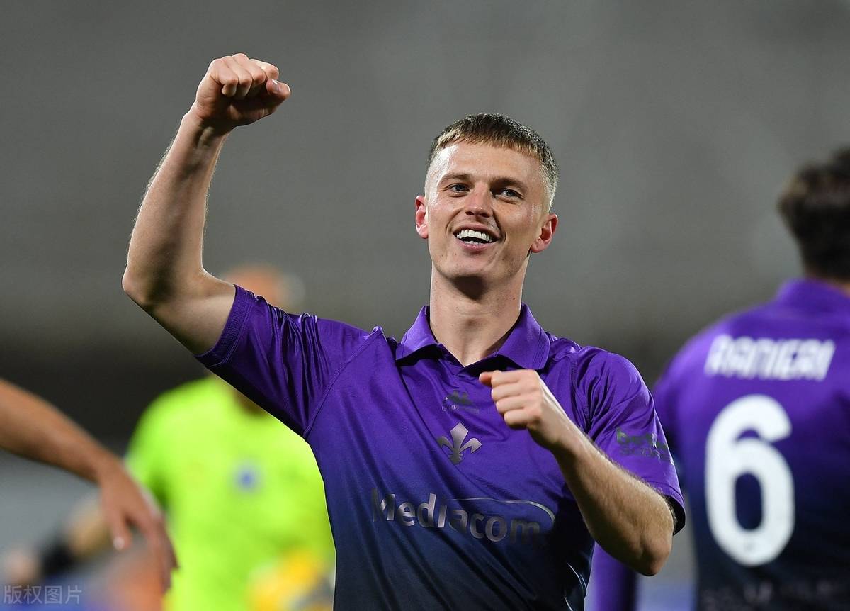 三亿体育体育网页版-佛罗伦萨门将神勇扑救，逼平亚特兰大