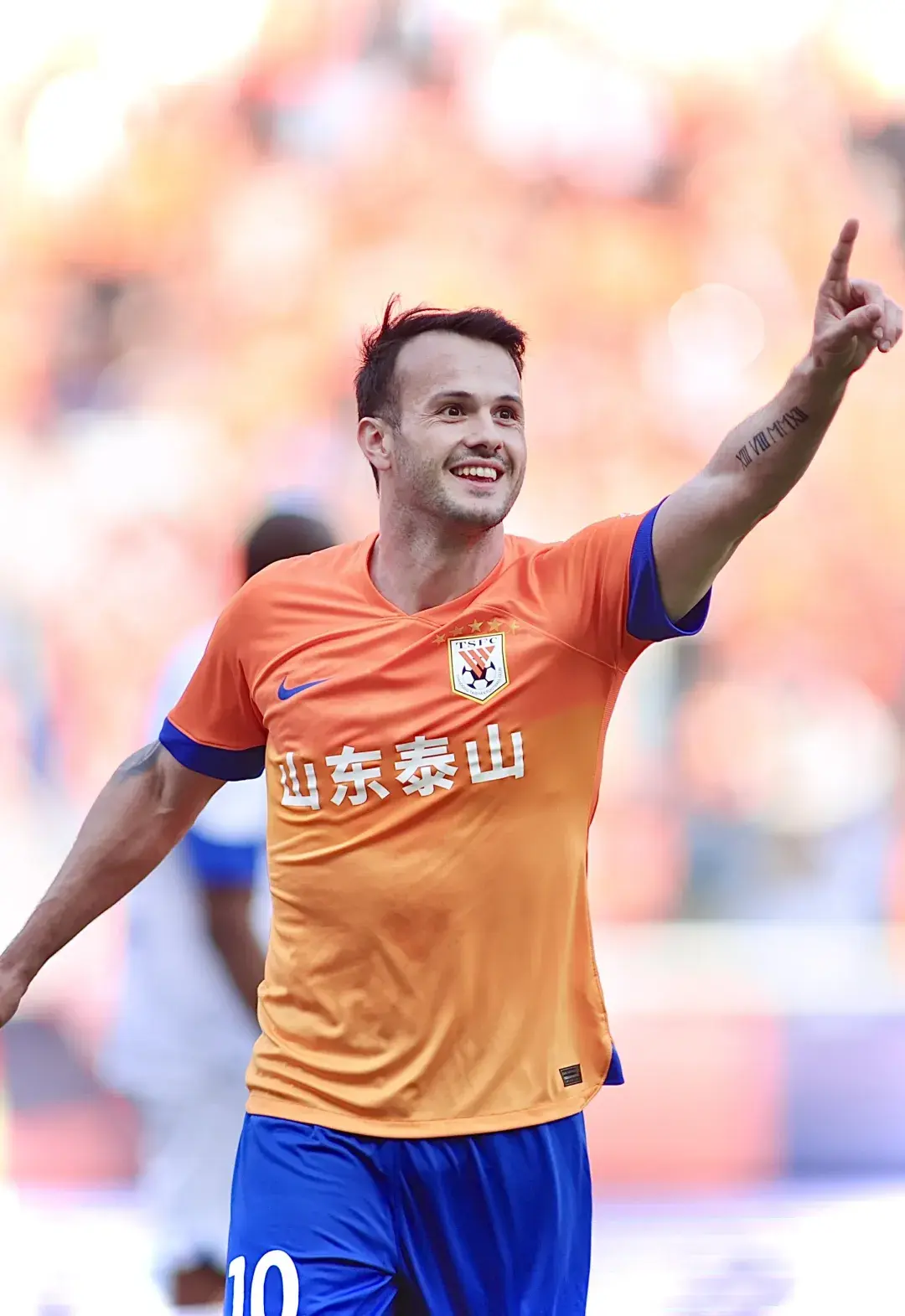 三亿体育体育培训-汉堡主场保持不败，积分榜稳步上升