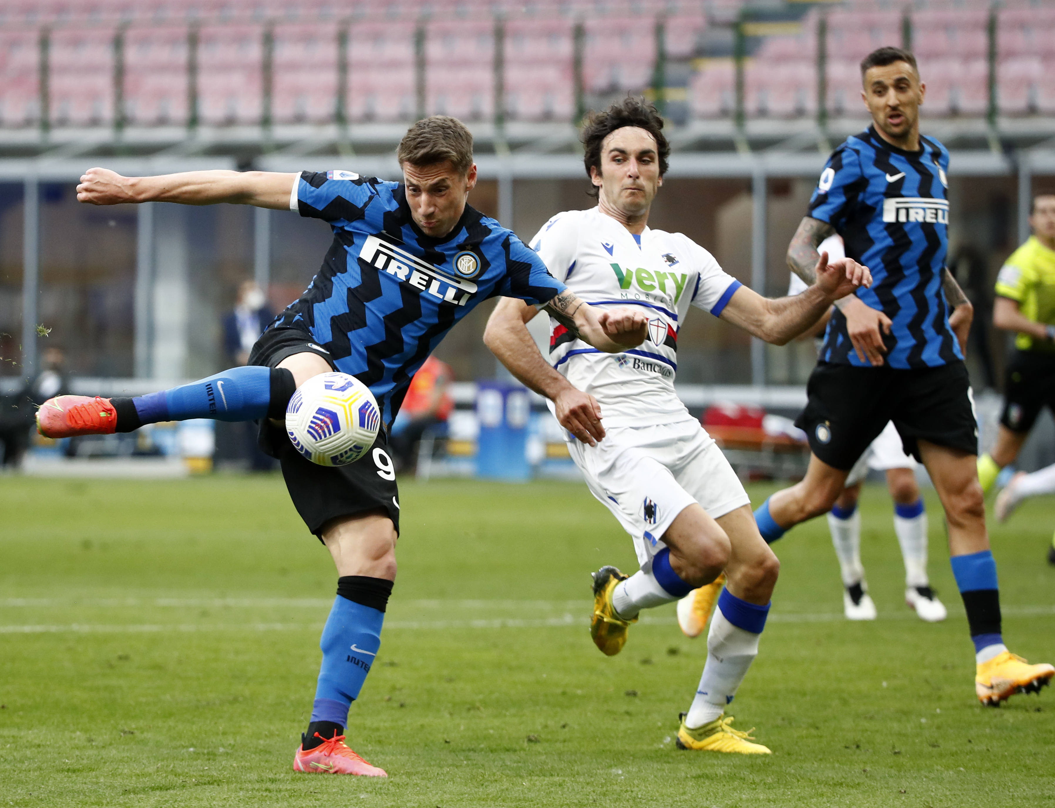 乌克兰足球队在国际赛事中大获全胜 乌克兰足球队在国际赛事中大获全胜