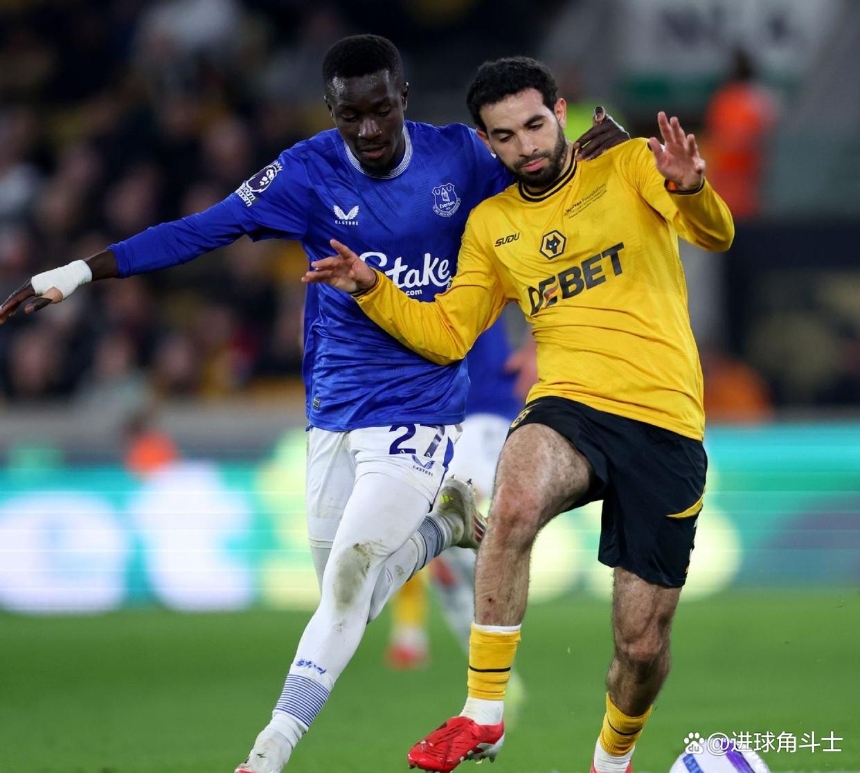 斯托克城主场负于埃弗顿，主帅怒斥球员态度