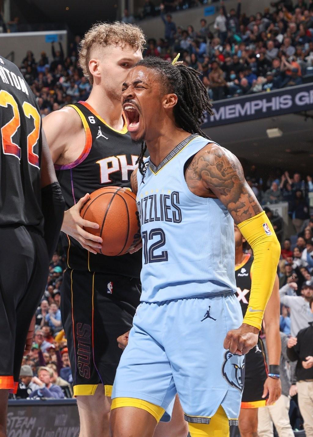 包含克莱蒙主场获胜，实现三连胜的词条