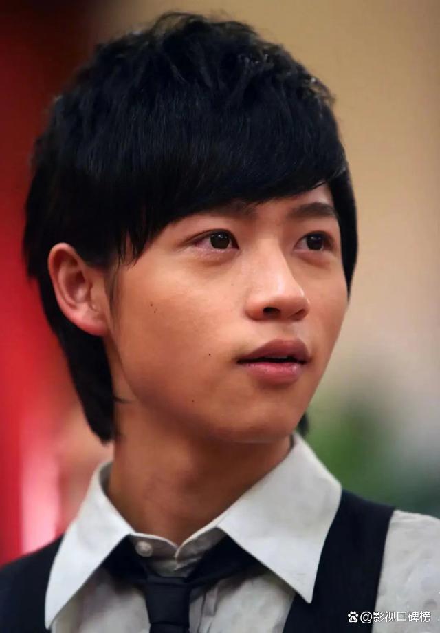 三亿体育体育直播-青年选手表现抢眼,让人刮目相看