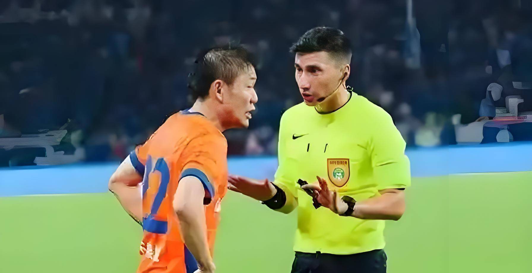 关于球迷热议:是否应该对球员表现进行更加公正的评判?的信息 关于球迷热议:是否应该对球员表现进行更加公正的评判?的信息