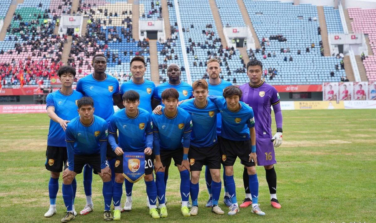 关于激烈对抗:球队拼尽全力争夺胜利的信息 关于激烈对抗:球队拼尽全力争夺胜利的信息