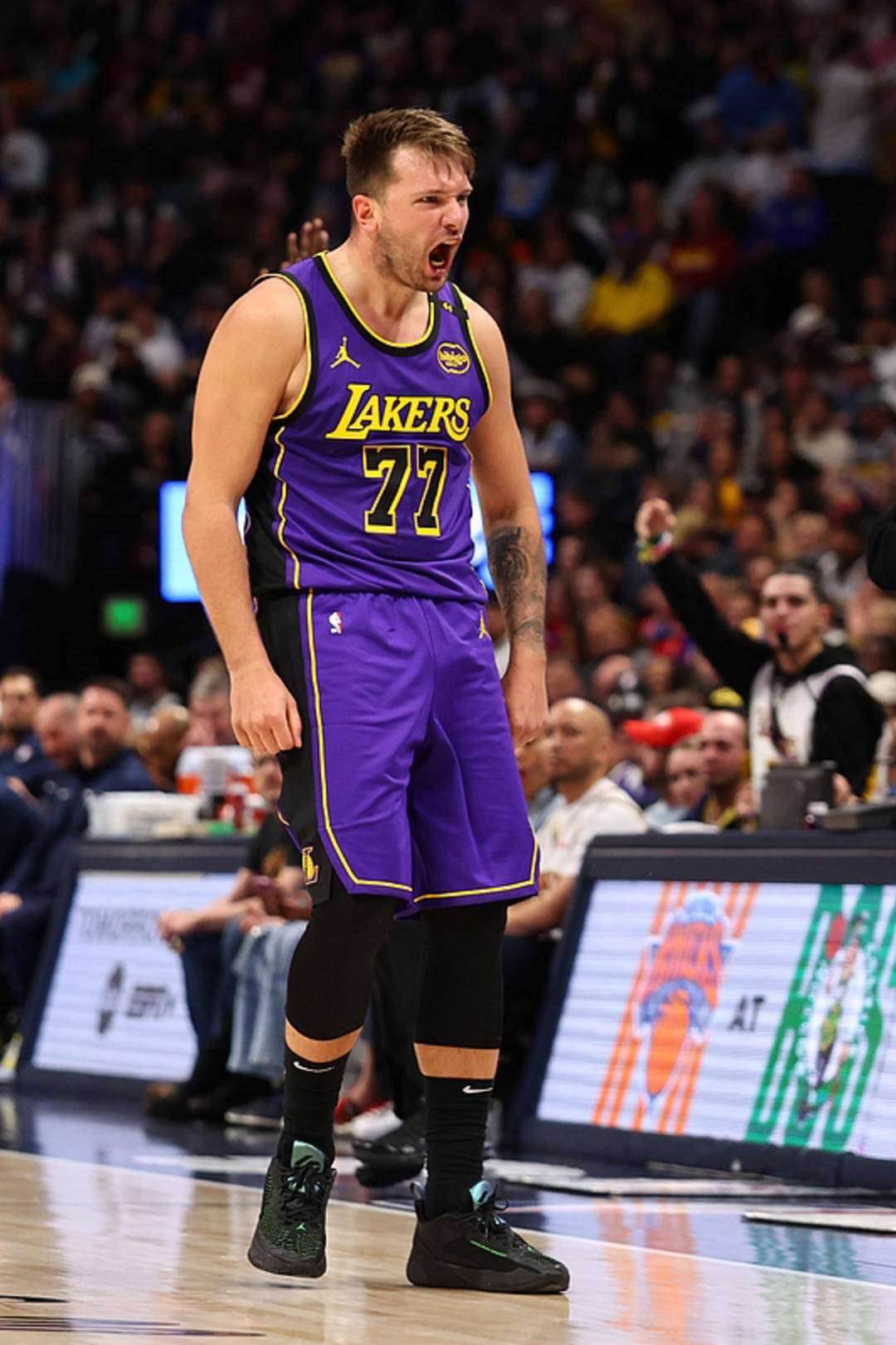 掘金尴尬五连败,主场击败湖人苦尝败果的简单介绍 掘金尴尬五连败,主场击败湖人苦尝败果的简单介绍