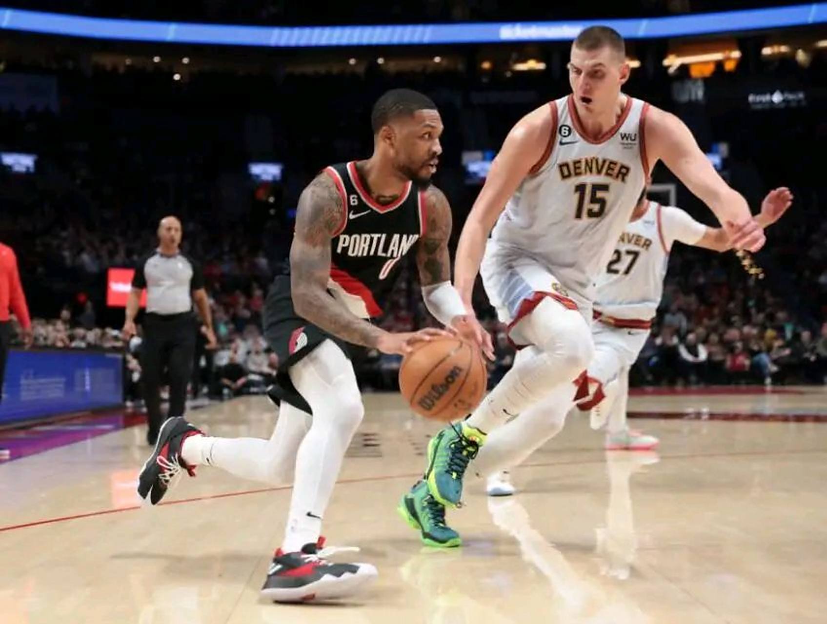 三亿体育体育登录入口-开拓者客场击败黄蜂，利拉德稳定发挥